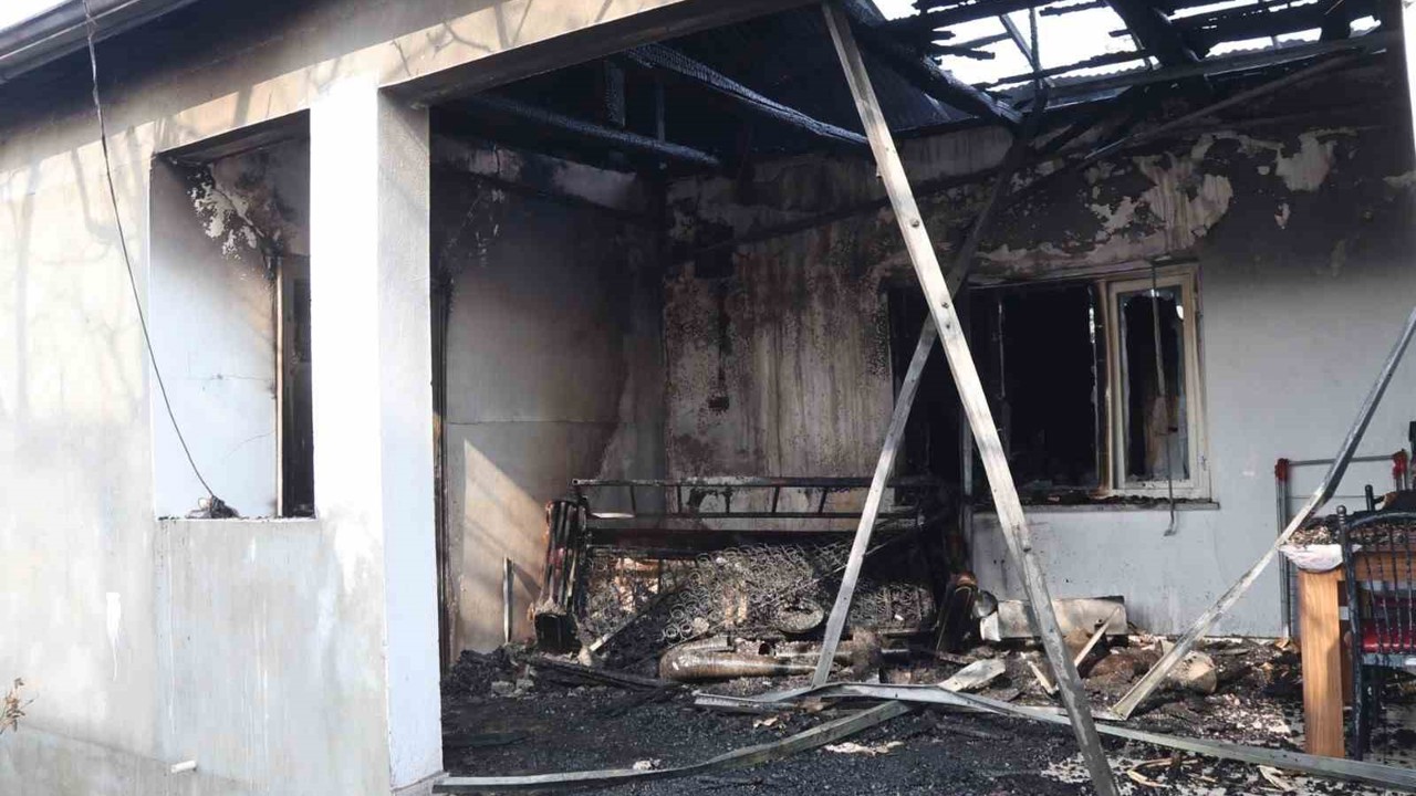 Iğdır’da iki ayrı yangın korkuttu
