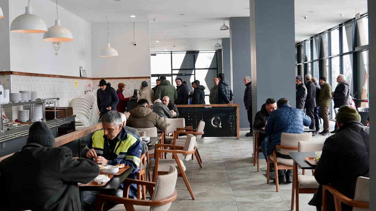 Şehir Lokantası büyük ilgi görüyor
