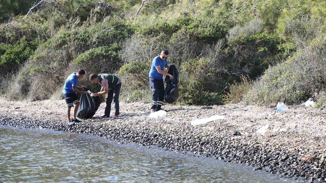 Muğla Büyükşehir’den Gökova ve Göcek’te kapsamlı kıyı temizliği
