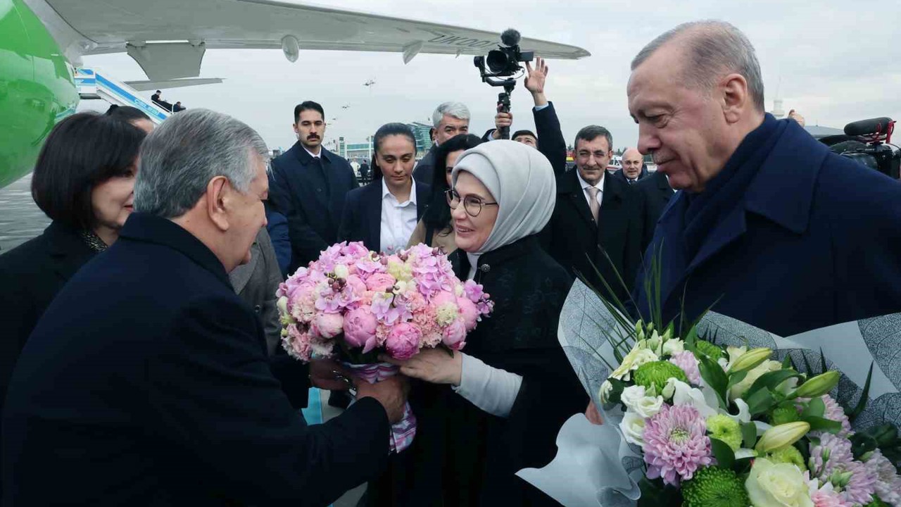 Cumhurbaşkanı Erdoğan, Özbekistan Cumhurbaşkanı Mirziyoyev’i törenle karşıladı
