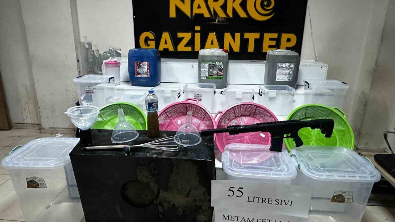 Gaziantep’te 55 litre sıvı metamfetamin ele geçirildi, 3 şahıs tutuklandı

