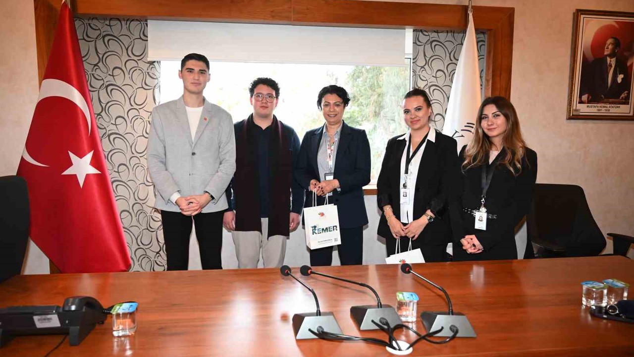 Kemer Belediyesi Gençlik Meclisi’nden LÖSEV’le iş birliği
