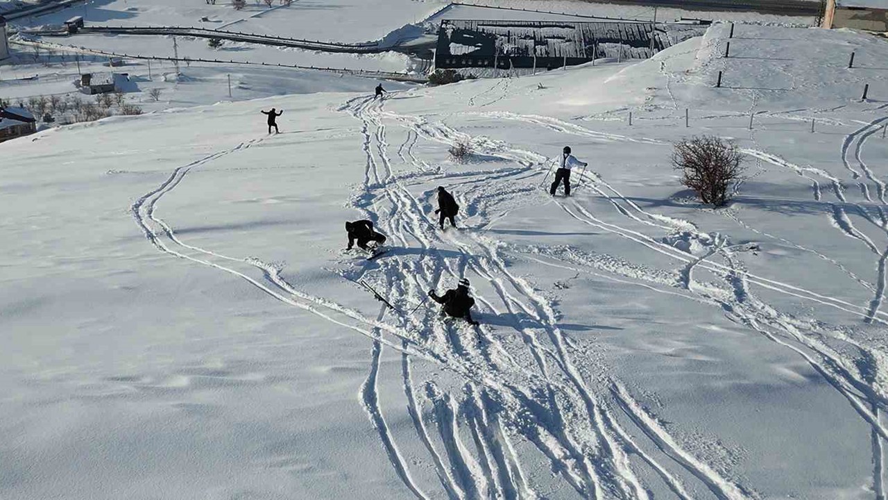 Bitlis’te adrenalin tutkusu tehlikeye davetiye çıkardı
