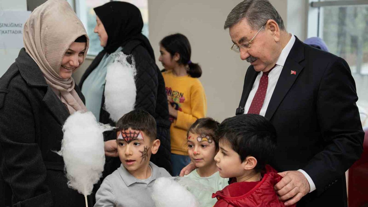 Gölbaşı Belediyesi çocuklarla şenlik alanında buluştu
