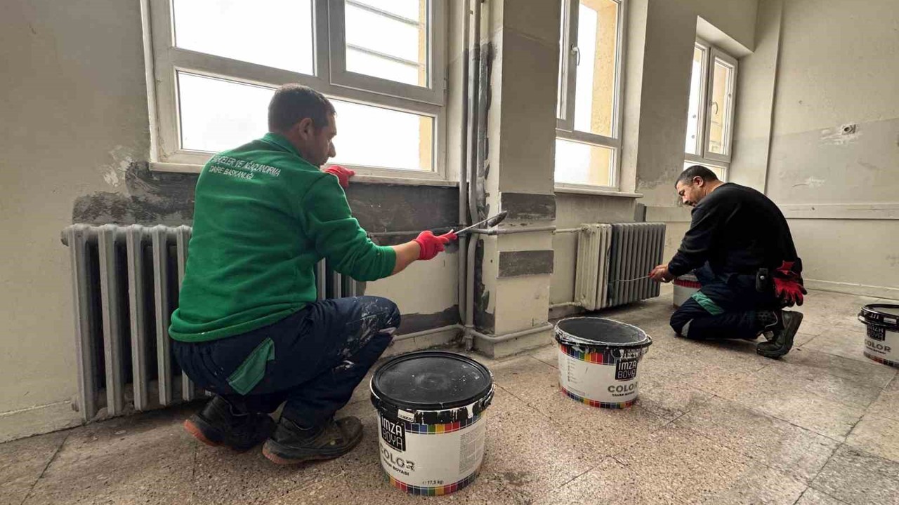 Arif Molu Mesleki ve Teknik Anadolu Lisesi yeniden boyandı

