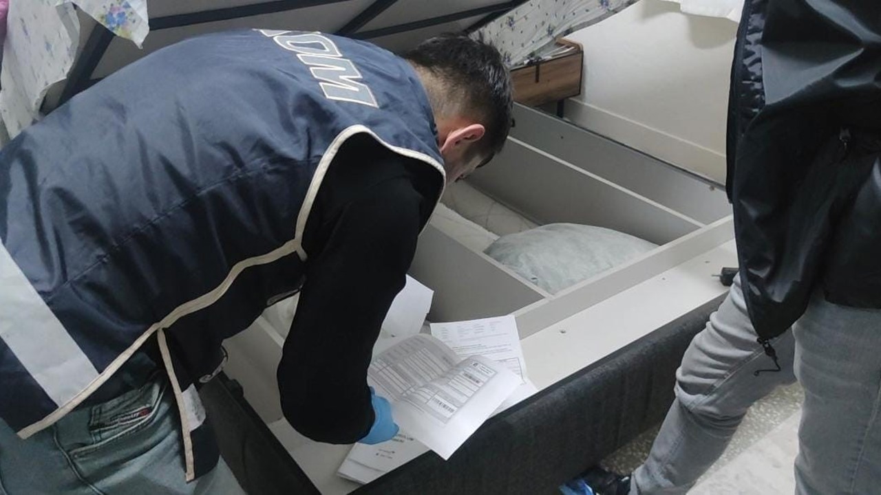 Yapay zeka videoları ile 33 kişiyi 15 milyon lira dolandırdılar
