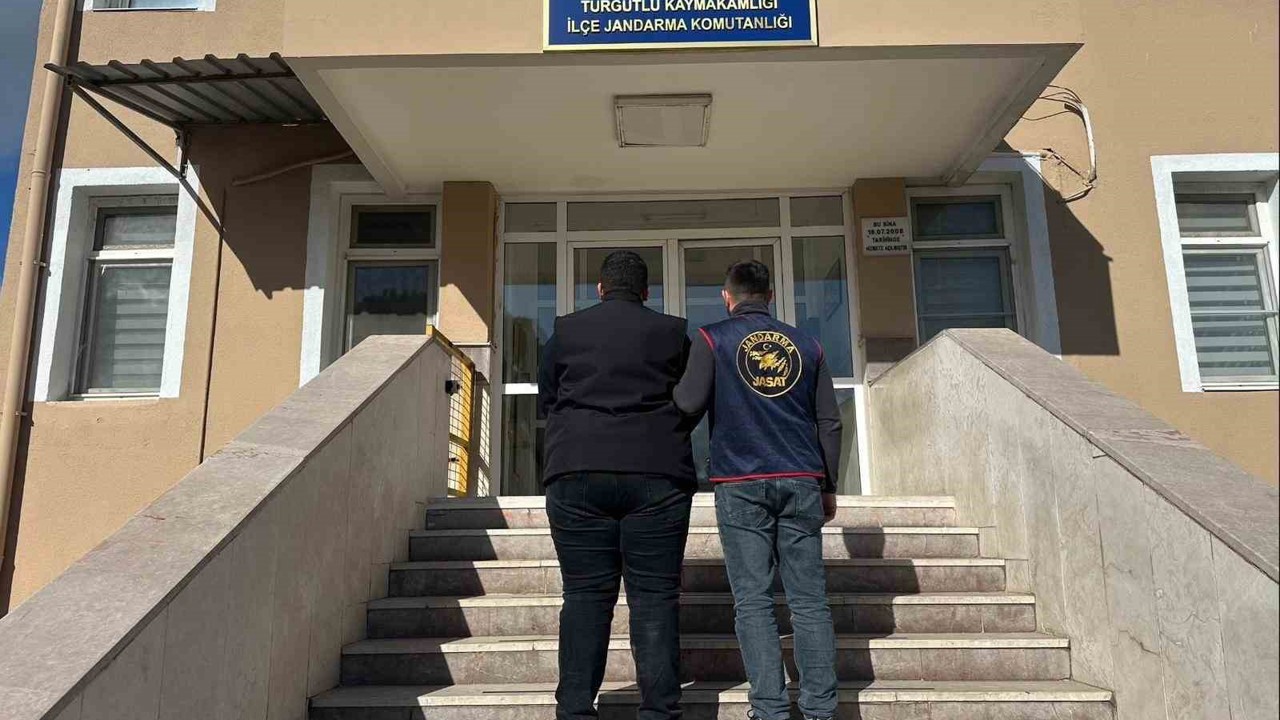 Kesinleşmiş 43 yıl 8 ay hapis cezasıyla aranan şahıs yakalandı
