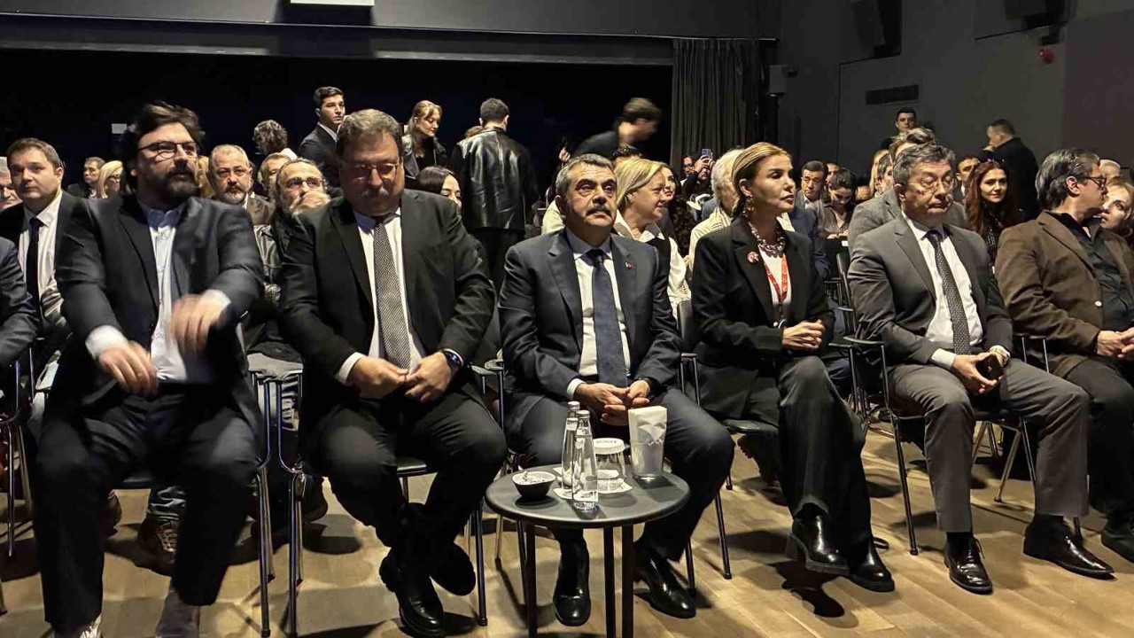 "Ailem" dizisinin ikinci sezonu Bakan Tekin ve Bakan Göktaş’ın katılımıyla tanıtıldı
