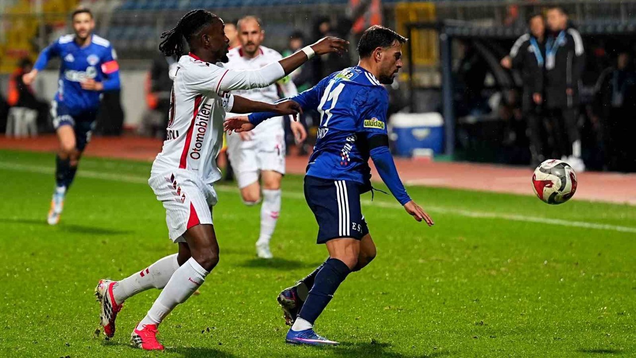 Trendyol Süper Lig: Kasımpaşa: 0 - Samsunspor: 0 (İlk yarı)
