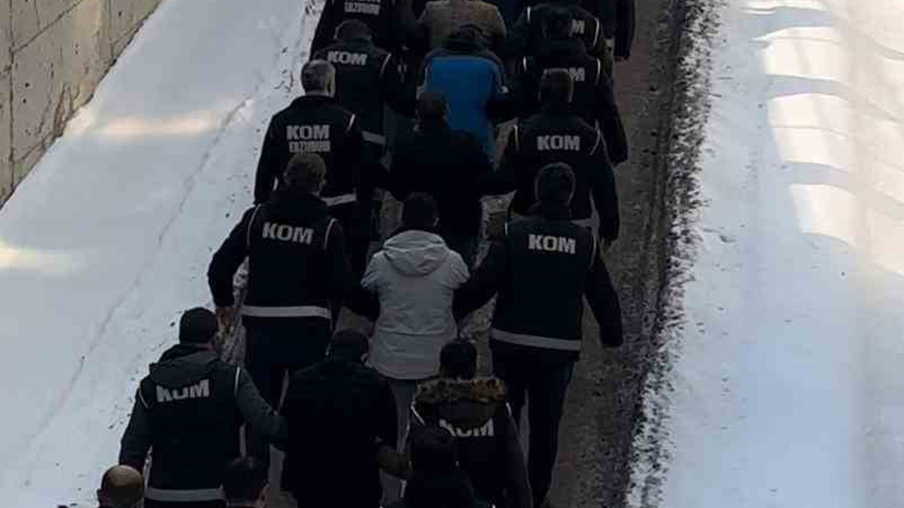 Erzurum merkezli 5 ilde usulsüz kredi operasyonu: 38 şüpheli yakalandı
