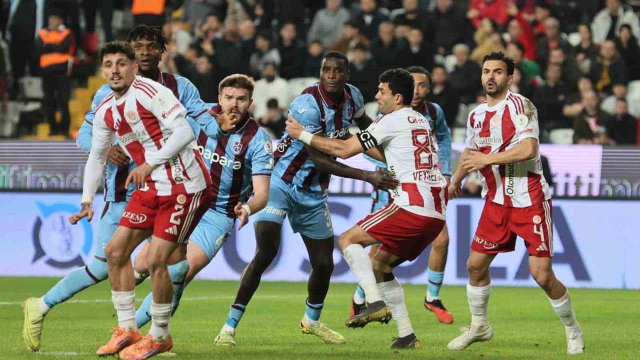 Trendyol Süper Lig: Antalyaspor: 1 - Trabzonspor: 1 (Maç sonucu)
