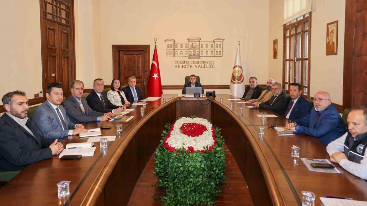 Vali Sözer başkanlığında Bozüyük OSB toplantısı yapıldı
