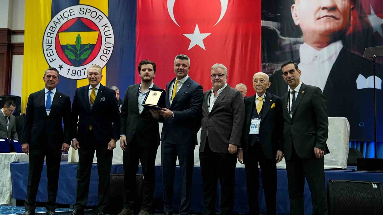 Fenerbahçe’den, Ali Şen’e 50. yıl plaketi
