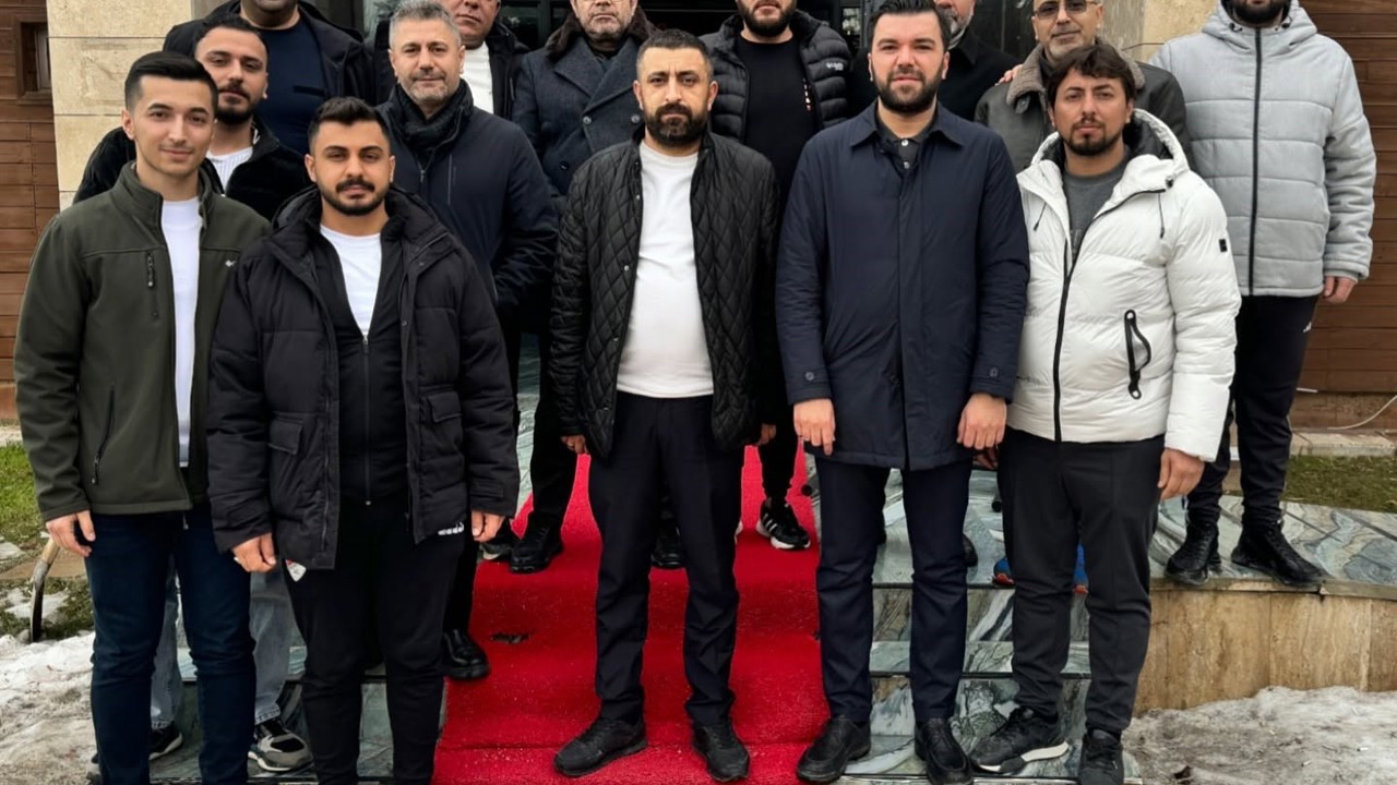 Elazığspor yönetimi, taraftar grup liderleriyle buluştu
