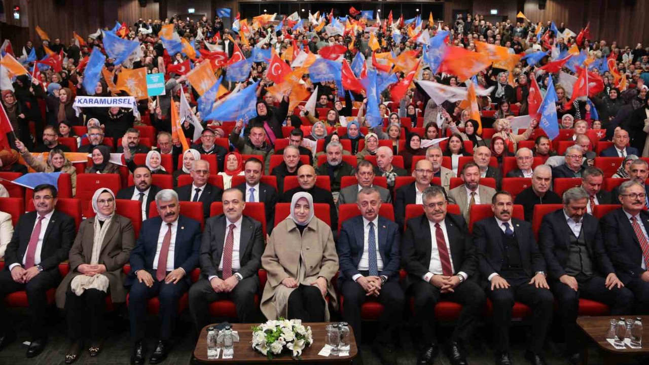 Büyükakın’dan muhalefet belediyelerine gönderme: "Belediyeler yatma yeri değildir"
