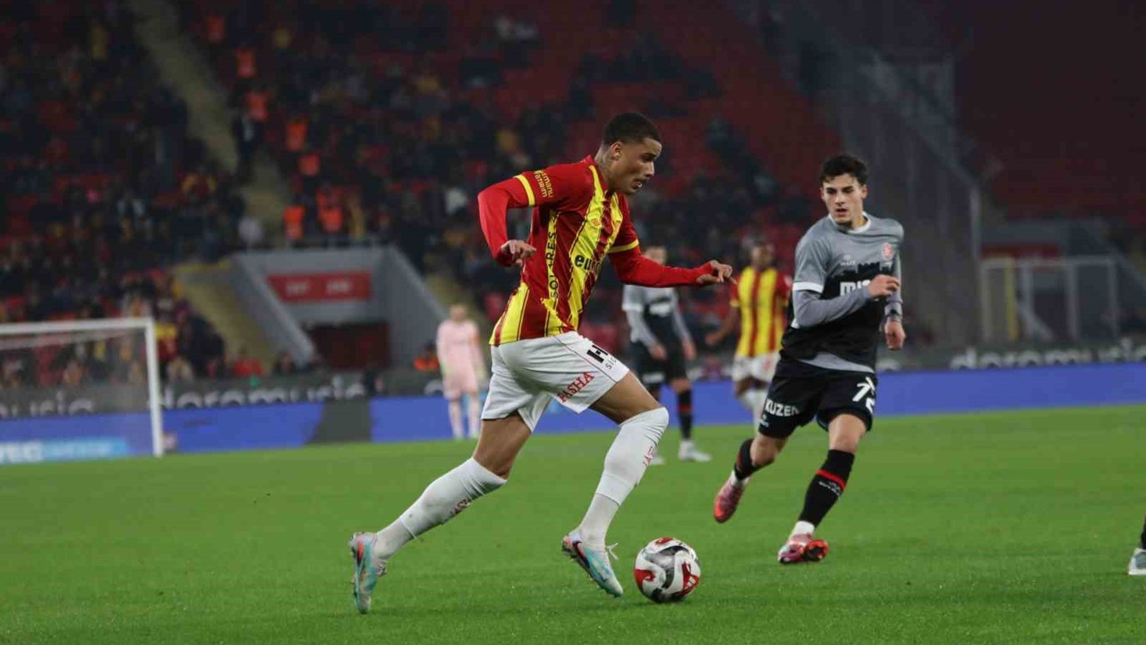 Trendyol Süper Lig: Göztepe: 2 - Fatih Karagümrük: 1 (Maç sonucu)
