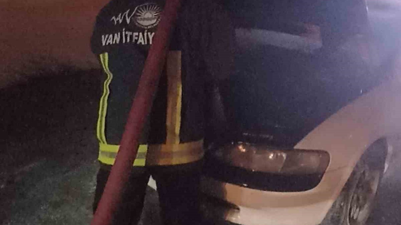 Seyir halindeki otomobilde yangın
