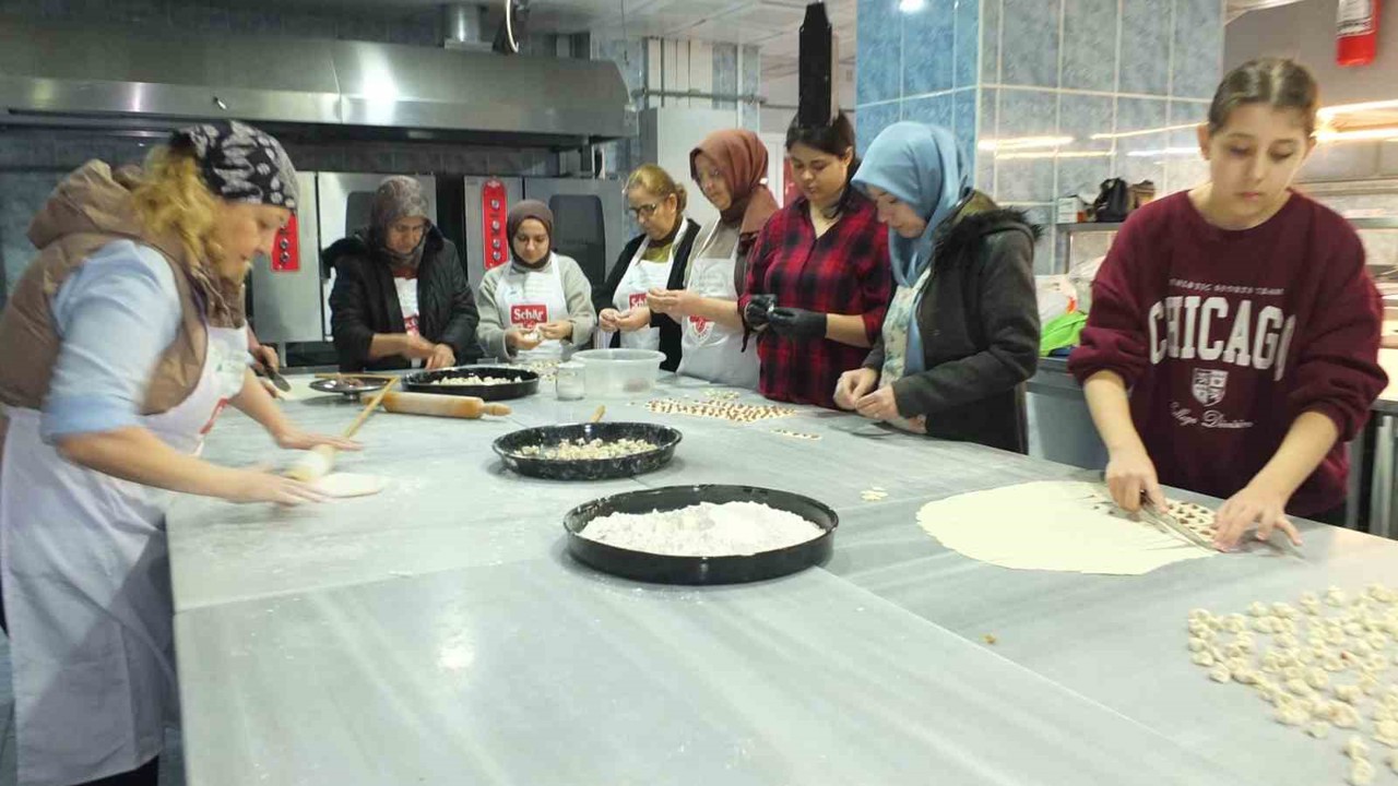 Burhaniye’de Çölyaklılar Mantı Gününde buluştu
