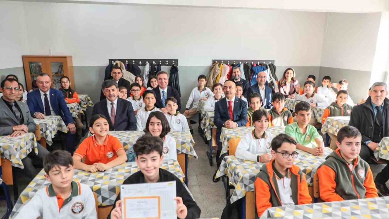 Erzincan’da yarıyıl tatili sona erdi, öğrenciler ders başı yaptı
