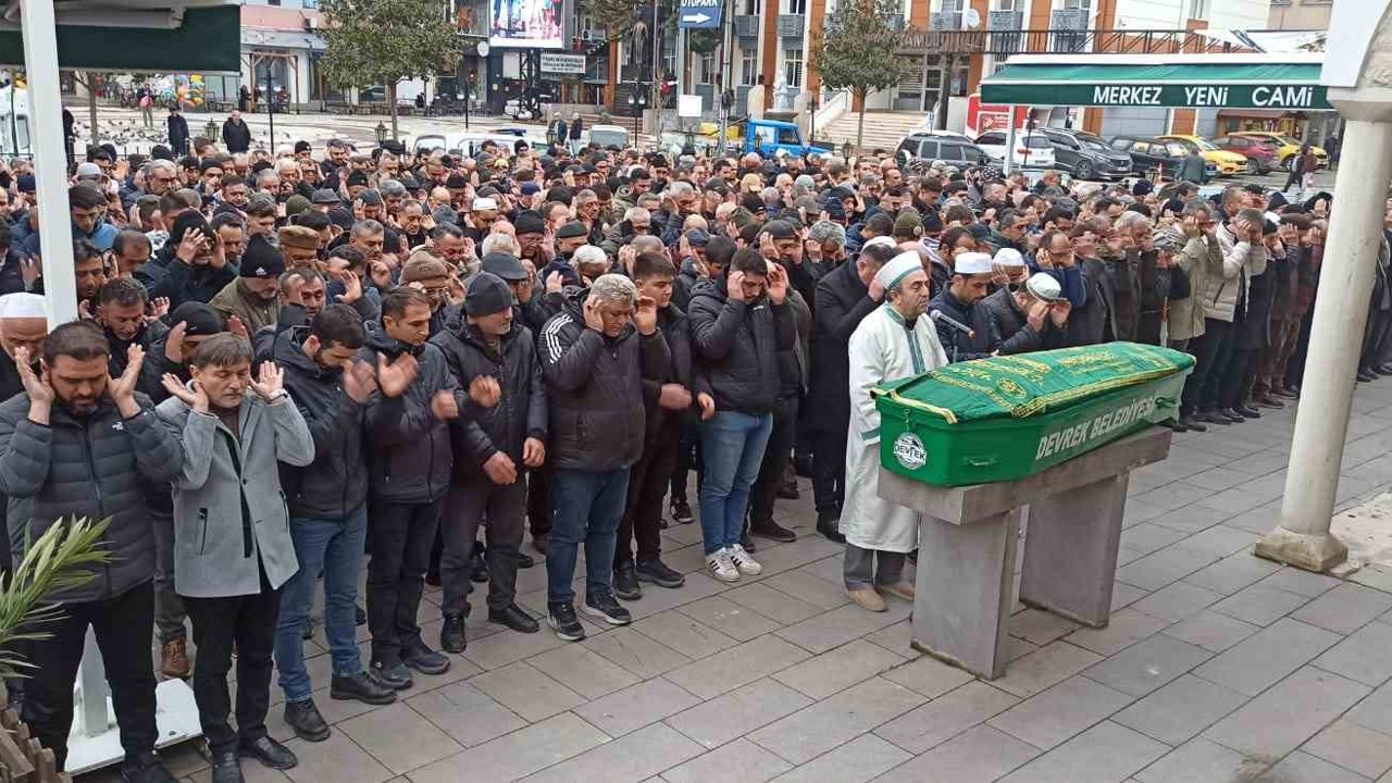 Emekli zabıta komiseri dualarla son yolculuğuna uğurlandı
