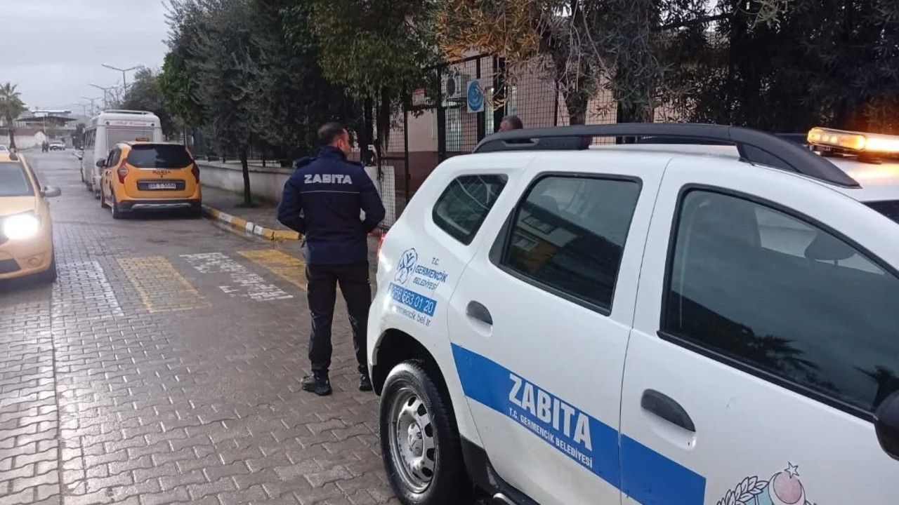 Ara tatil sonrası Germencik’te okul önlerinde zabıta mesaisi
