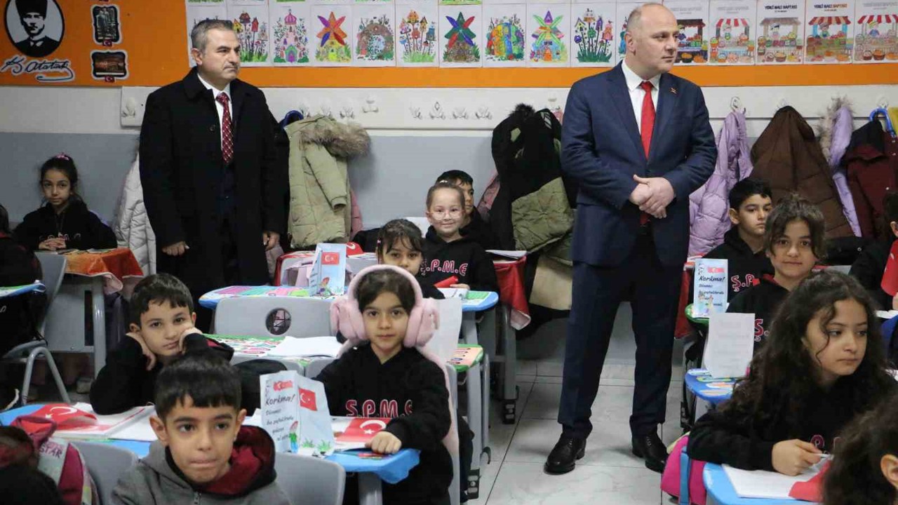 Okullarda ikinci dönem ’bayrak’ temasıyla başladı
