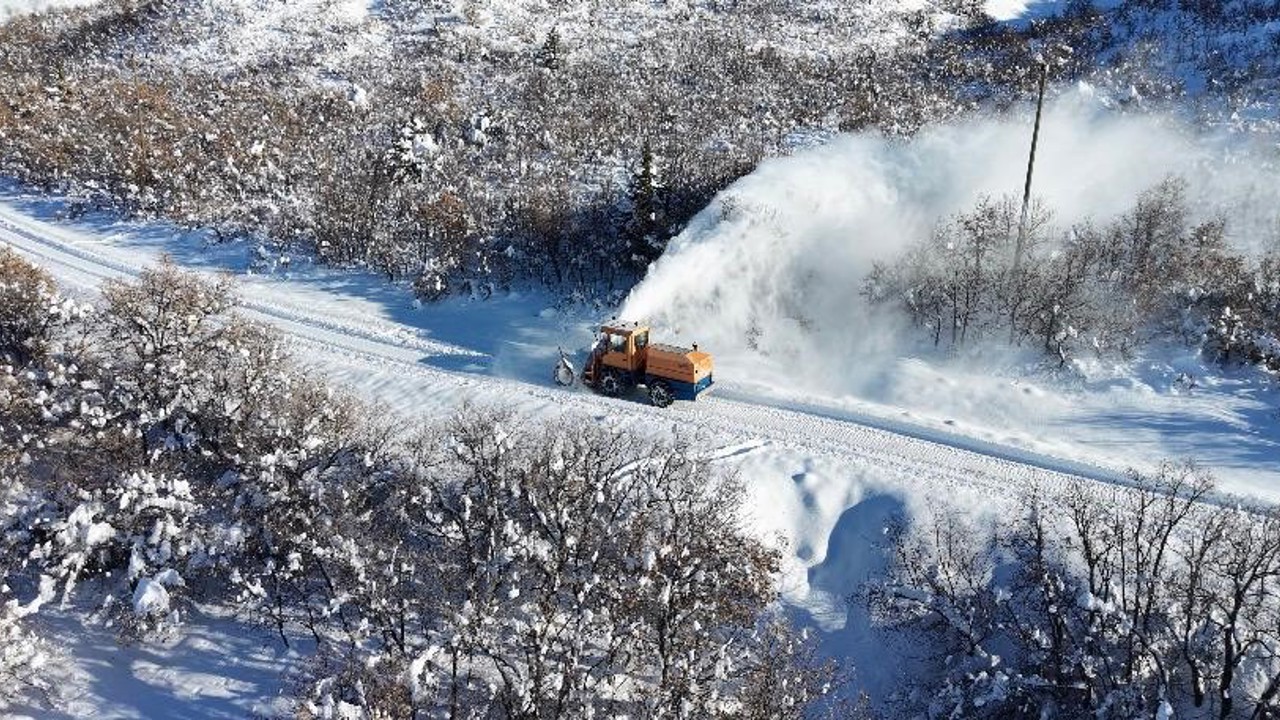 Tunceli’de 85 köy yolu ulaşıma açıldı, 28 köy yolunda çalışmalar sürüyor
