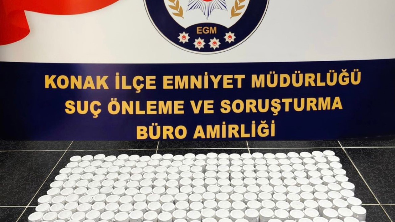 İzmir’de yarım milyona yakın uyuşturucu hap ele geçirildi
