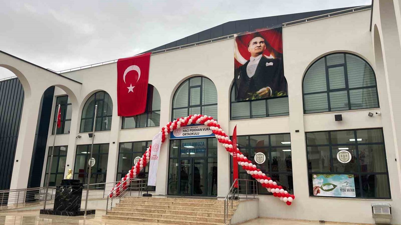 Hayırsever ailesinin Buldan’a yaptırdığı ikinci okul törenle açıldı
