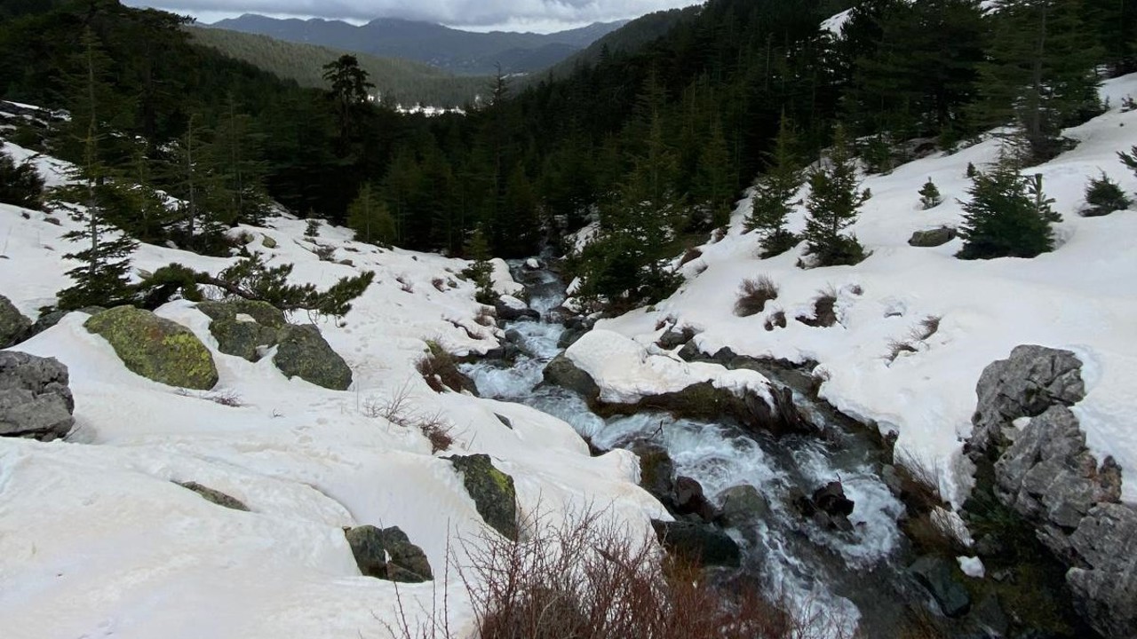 Eriyen kar ve yağmur suları su kaynaklarını coşturdu
