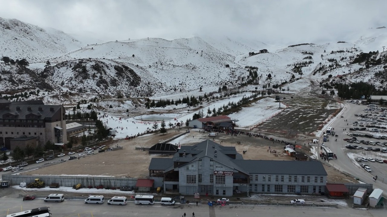 Davraz Kayak Merkezi olumsuz hava nedeniyle bugünlüğüne kapatıldı
