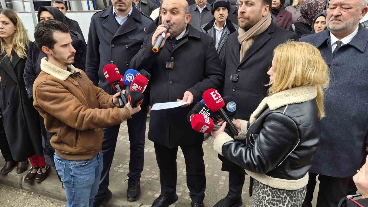 Başkan Albayrak: "Şehirde sel varken, vatandaş evinde elini yıkayacak su bulamadı"
