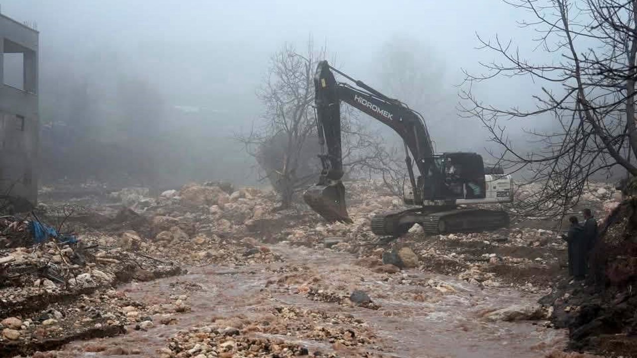 Mersin’de selin vurduğu kırsal mahallelerde yaralar sarılıyor
