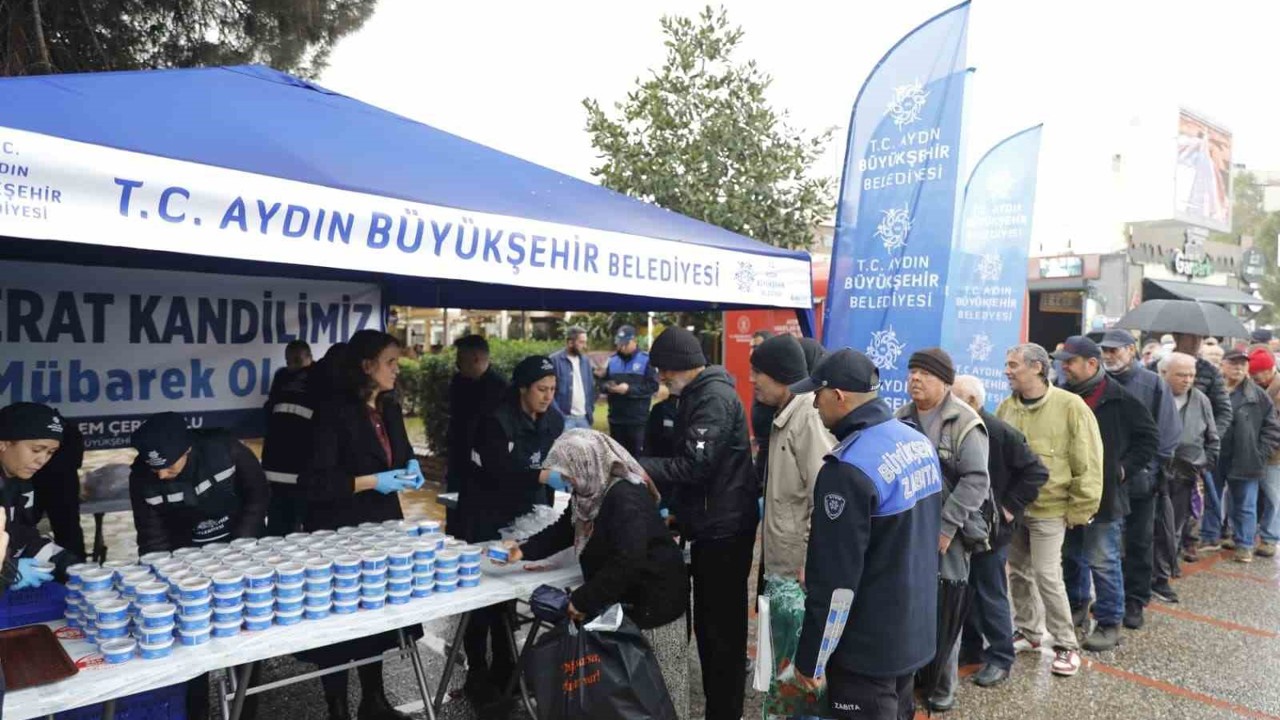 Büyükşehir’den vatandaşlara kandil helvası

