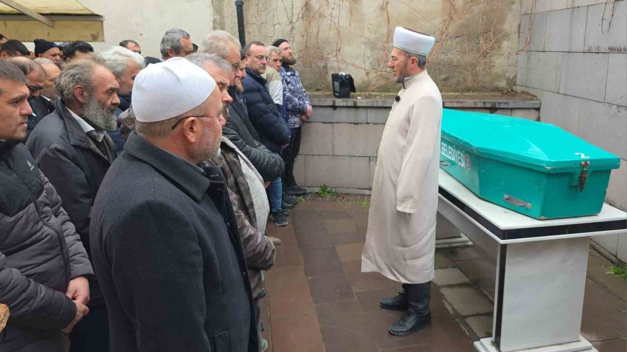 Antalya’daki otobüs kazasında hayatını kaybeden sürücü memleketi Kütahya’da son yolculuğuna uğurlandı
