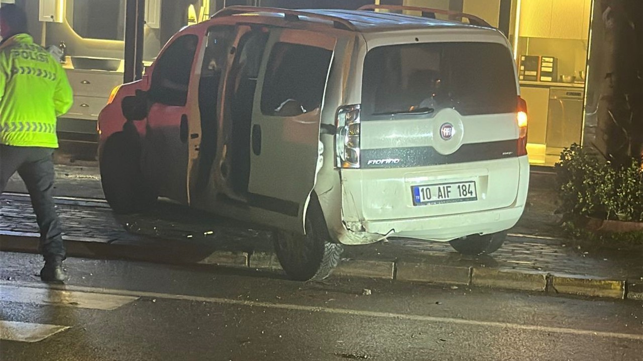 Alkollü kadın sürücü tutuklandı, 2 kız çocuğu yetim kaldı
