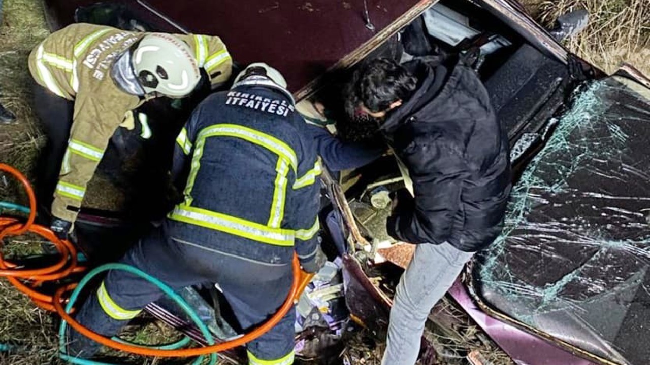 Kırıkkale’de otomobil şarampole devrildi: 4 yaralı

