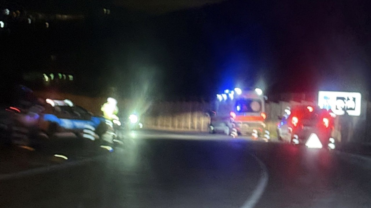 İzmir’de motosiklet duvara çarptı: 1 ölü
