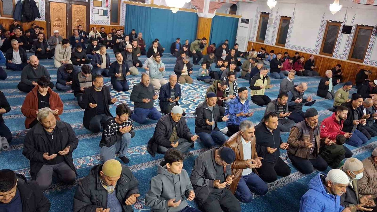 Köyceğiz’de Berat Kandili ihya edildi
