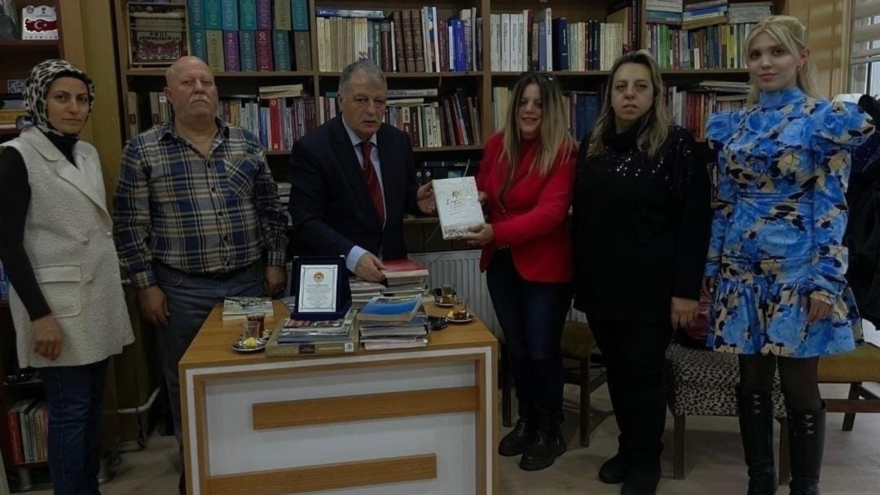 Erzurum’un tarih hafızasına vefa: Prof. Dr. Erol Kürkçüoğlu’na plaket verdiler
