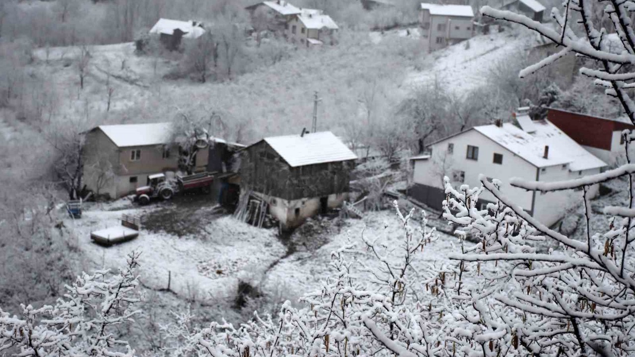 Sakarya’nın yüksek kesimleri beyaz gelinliğini yeniden giydi
