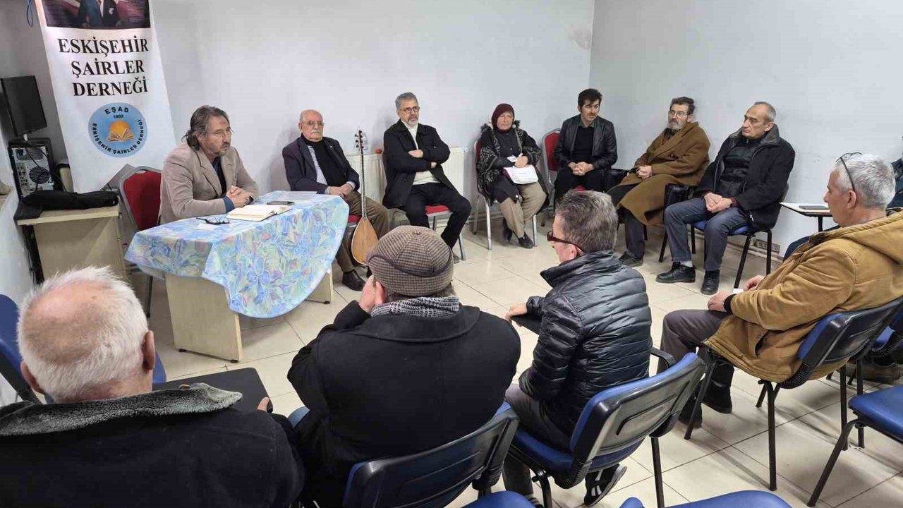 Şairler, kaybolmaya yüz tutan şiiri yaşatmanın mücadelesini veriyor
