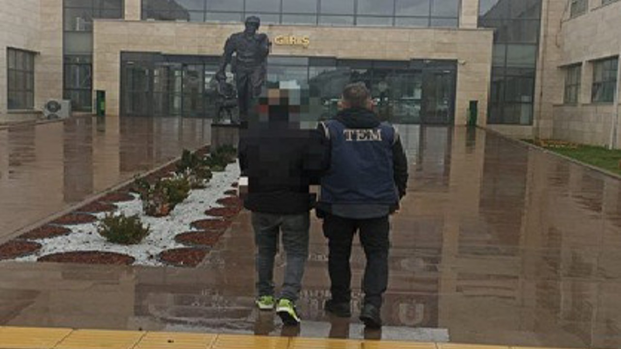 FETÖ’den hapis cezası ile aranan şahsı polis yakaladı

