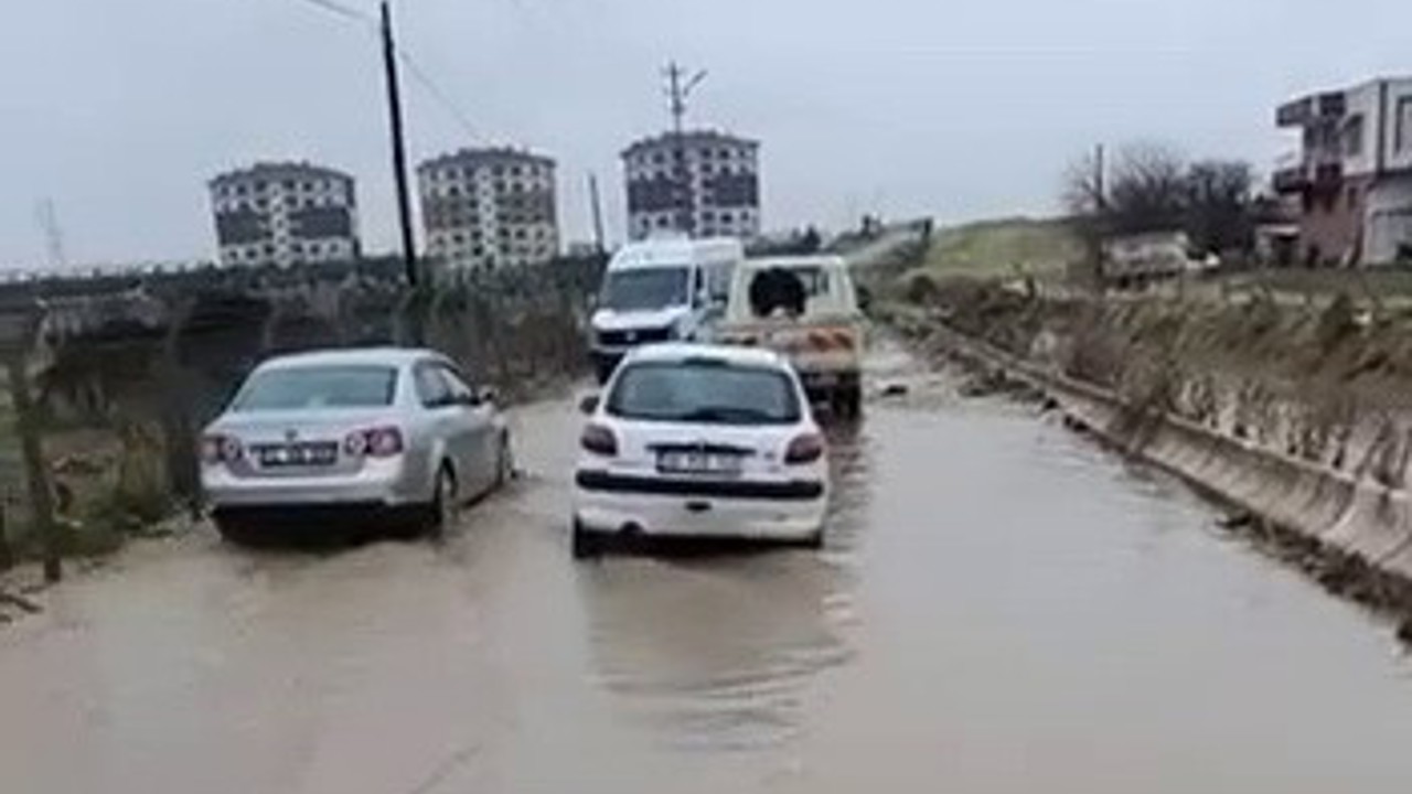 Adıyaman’da yol göle döndü
