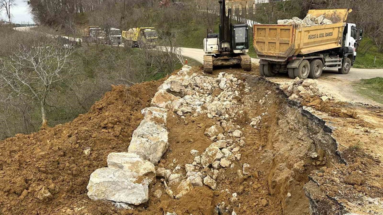 Heyelan bölgelerine anında müdahale
