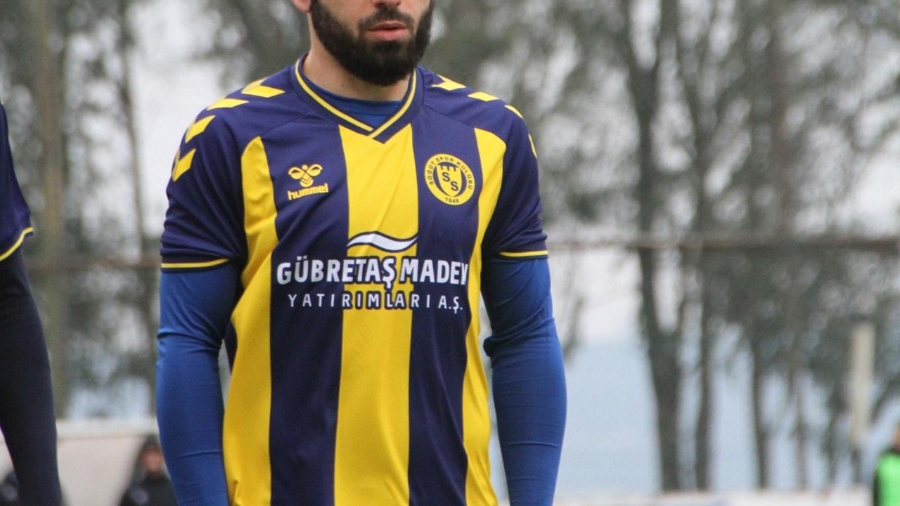 Söğütspor 3 futbolcuyla yollarını ayırdı
