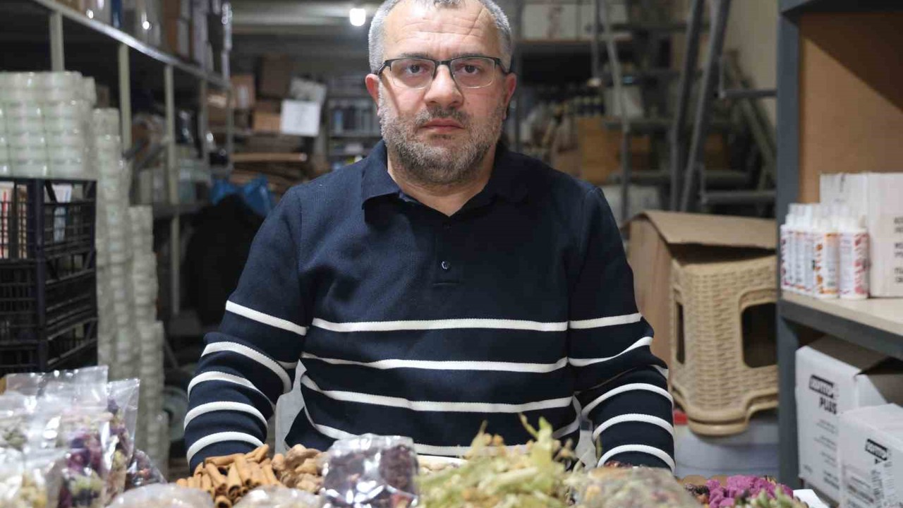 Havaların soğumasıyla, vatandaşların kış çaylarına talebi arttı
