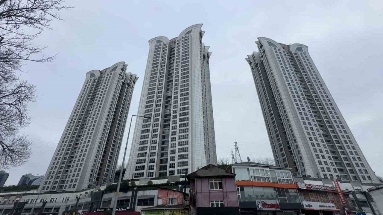 İstanbul’da lüks sitede 30’uncu kattan düşen çocuk hayatını kaybetti
