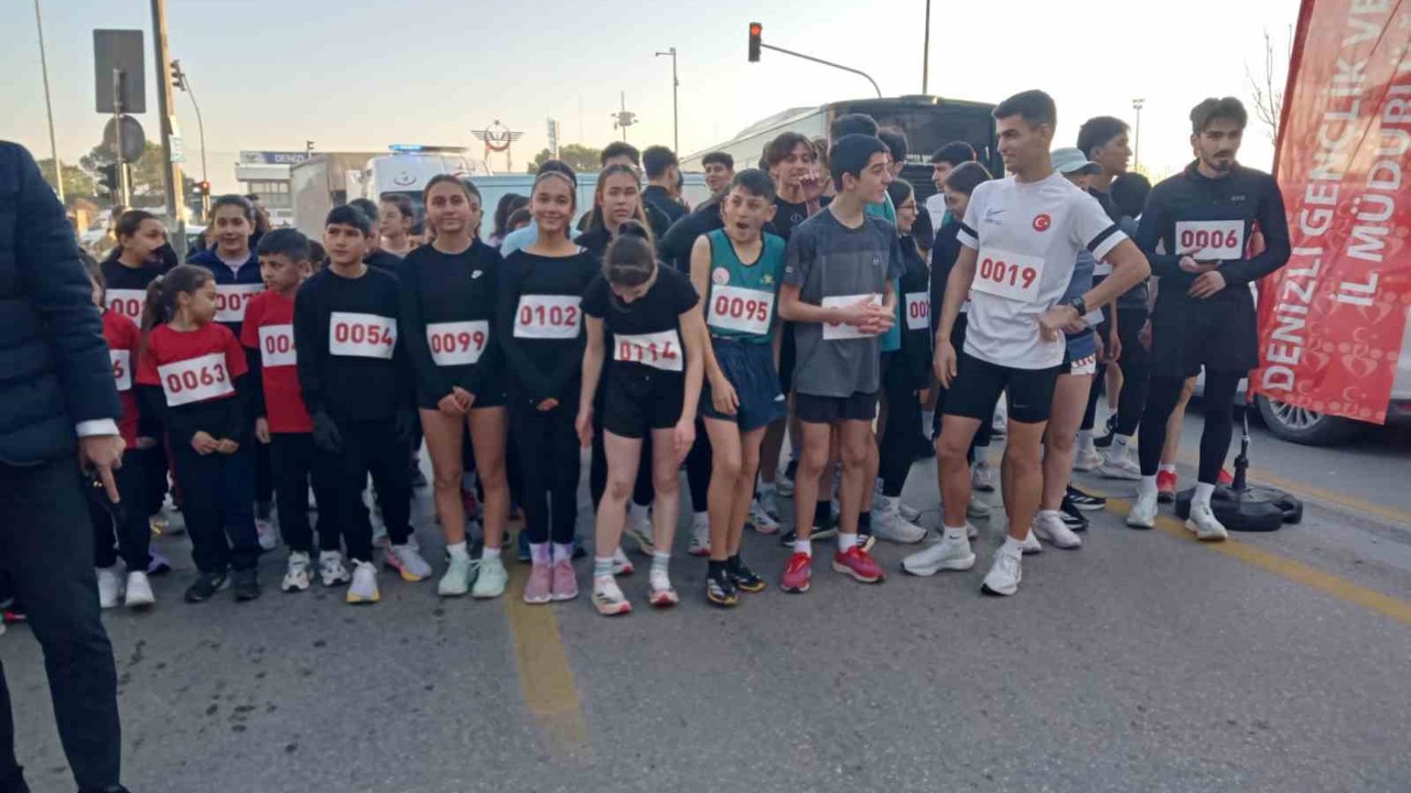 Denizli’de Atatürk Yol Koşusu çekişmeye sahne oldu
