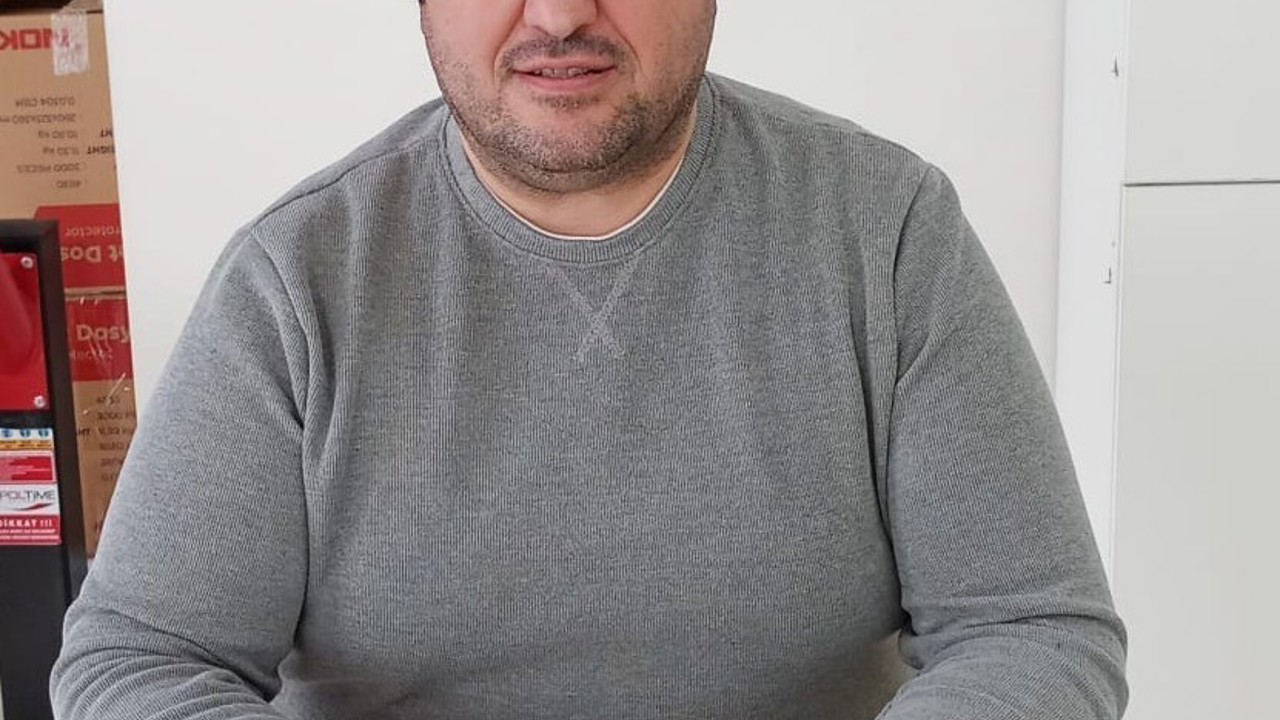 Gece yarısı kırmızı ışıkta mendil satan çocuklar için yetkililere çağrı
